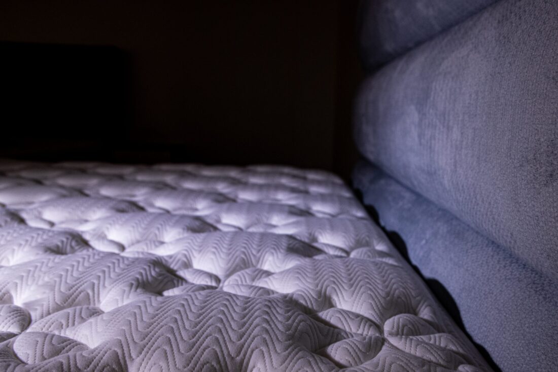 Mattress shop Loveland Restonic in Dubai