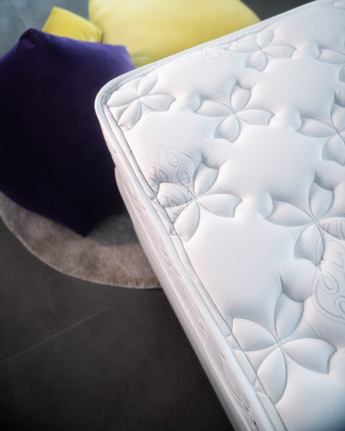 LOVELAND PILLOW TOP MATTRESS - Image 4
