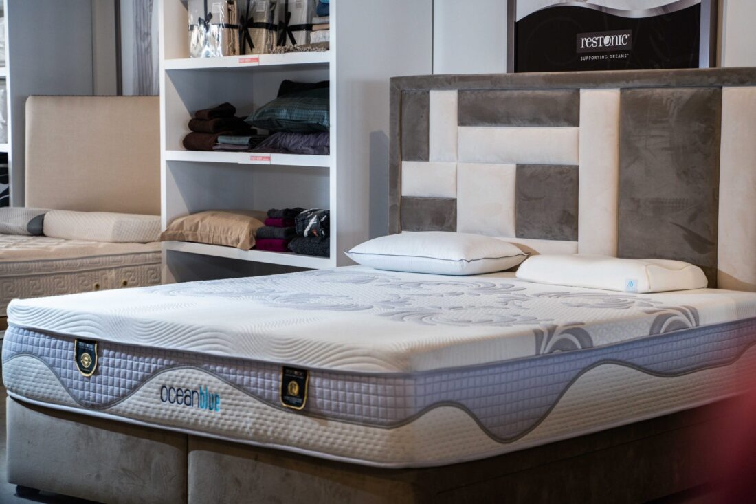 Domino bed Restonic