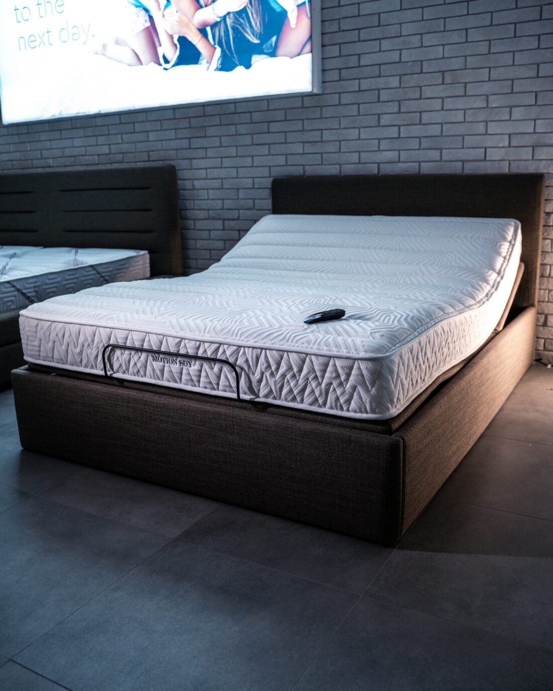 ERGO BOX ADJUSTABLE BED - Image 2